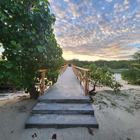 Surf Deck Hotel Thulusdhoo Luaran gambar