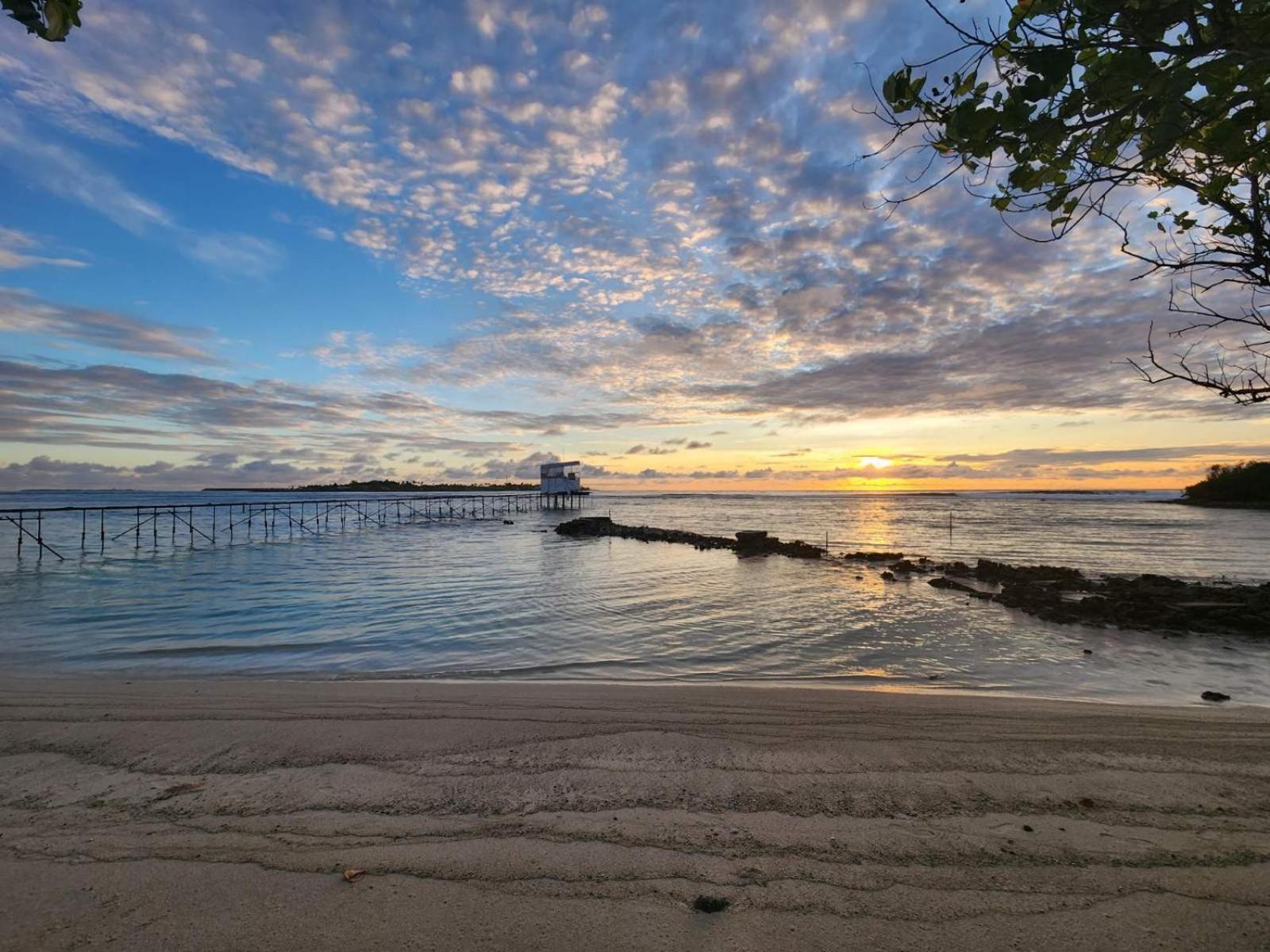 Surf Deck Hotel Thulusdhoo Luaran gambar