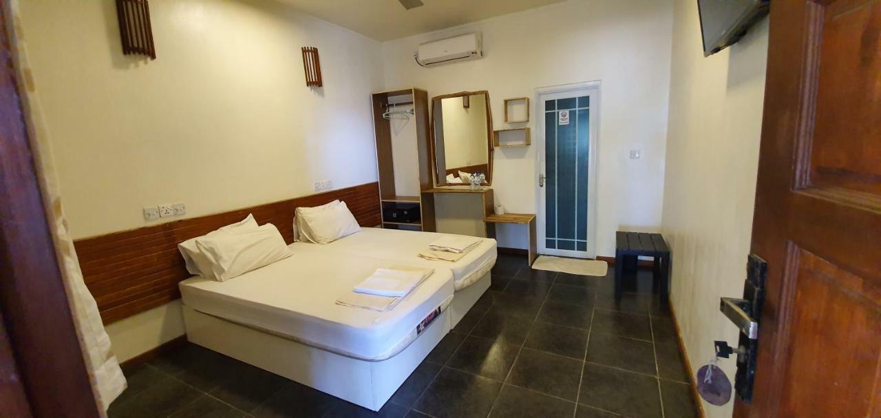 Surf Deck Hotel Thulusdhoo Luaran gambar