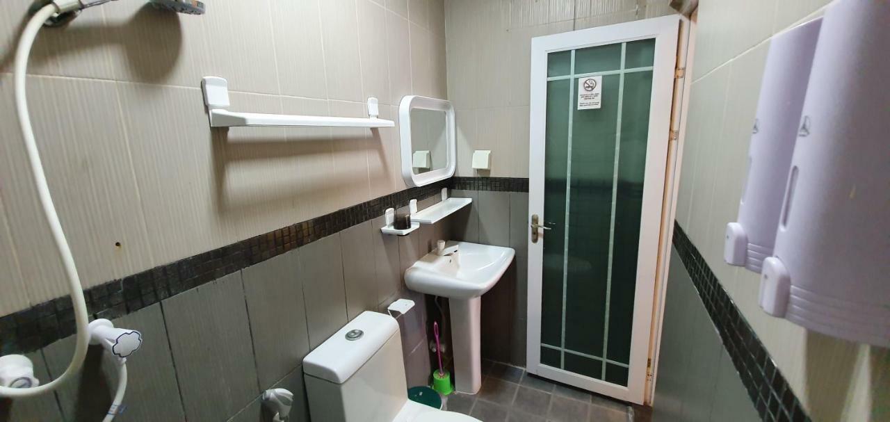Surf Deck Hotel Thulusdhoo Luaran gambar
