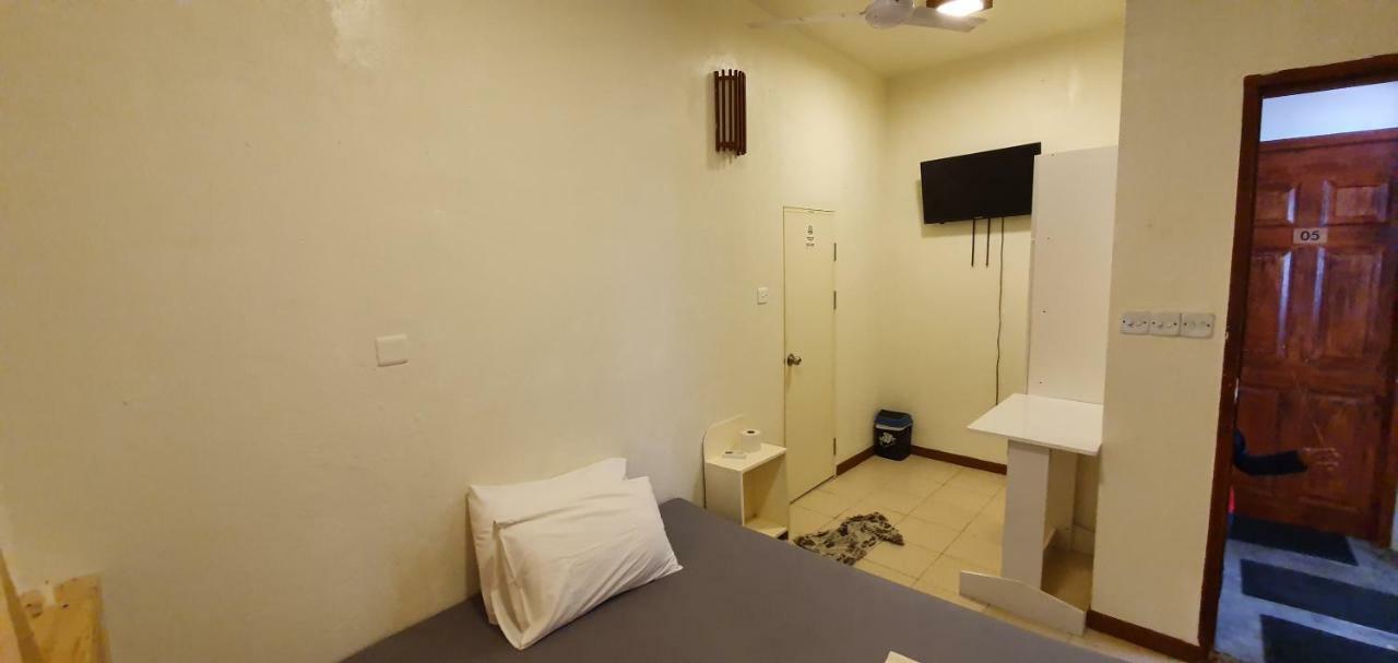Surf Deck Hotel Thulusdhoo Luaran gambar