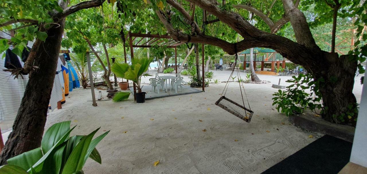 Surf Deck Hotel Thulusdhoo Luaran gambar
