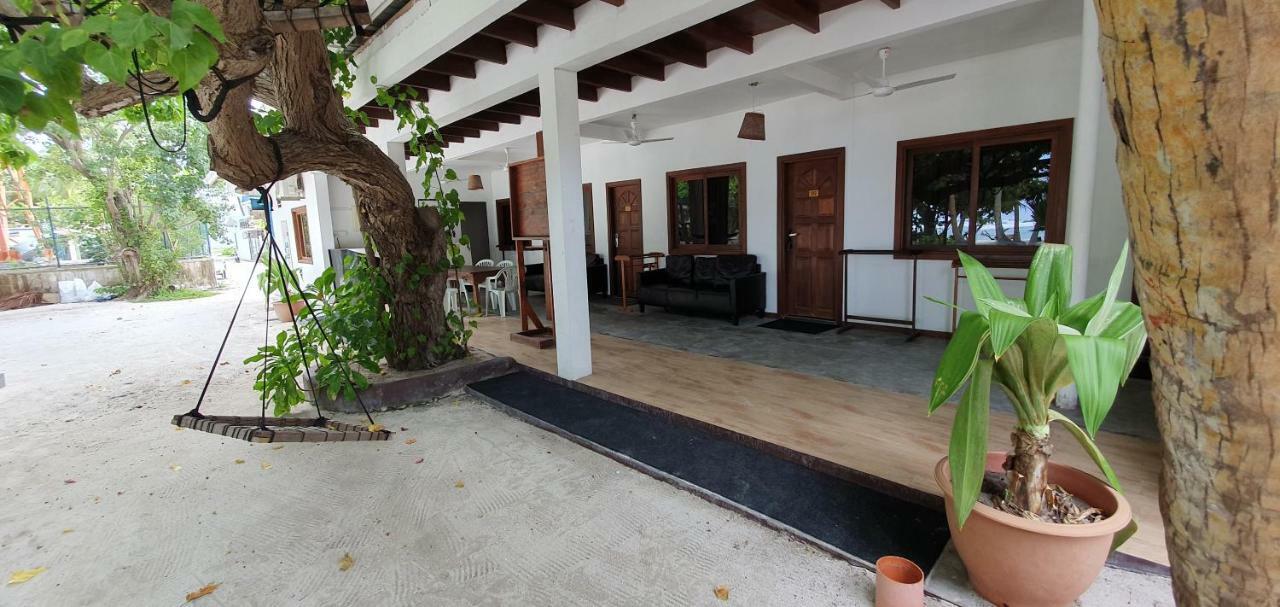 Surf Deck Hotel Thulusdhoo Luaran gambar